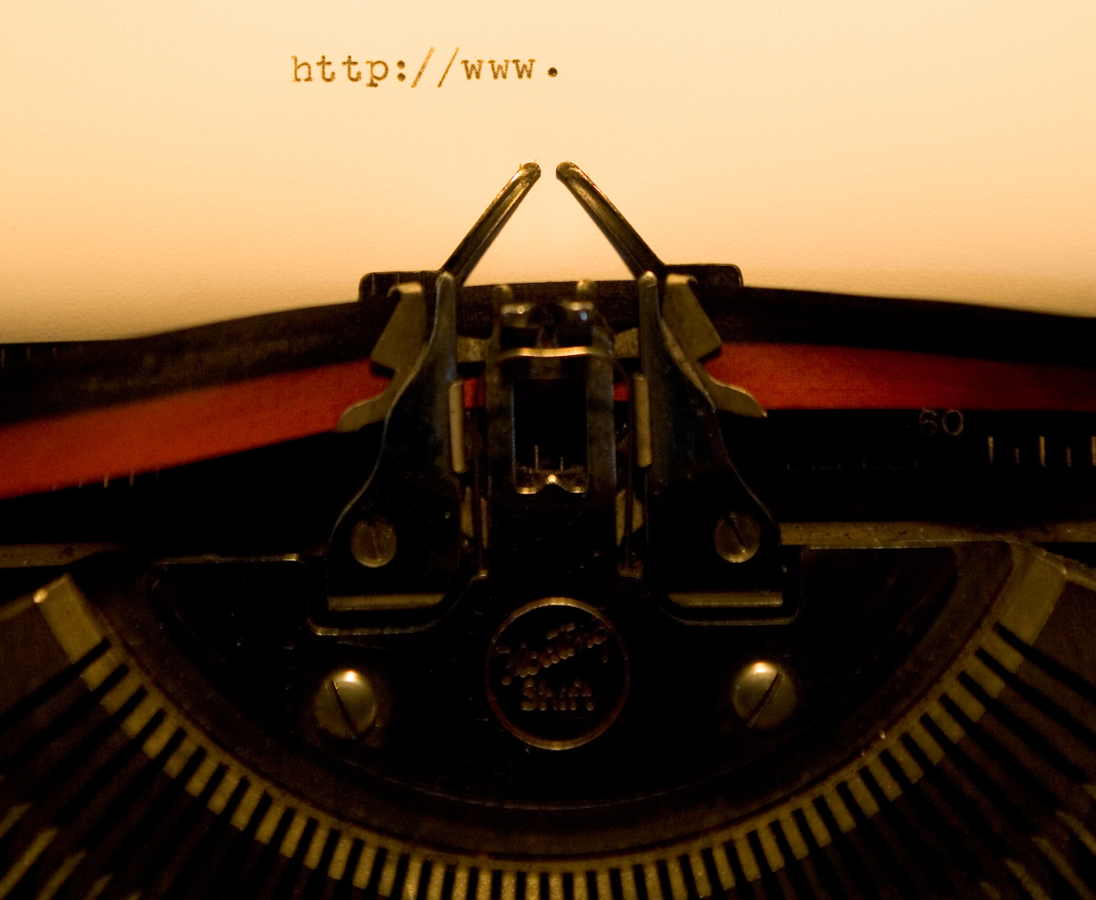 Une machine à écrire utilisée pour écrire http://www.