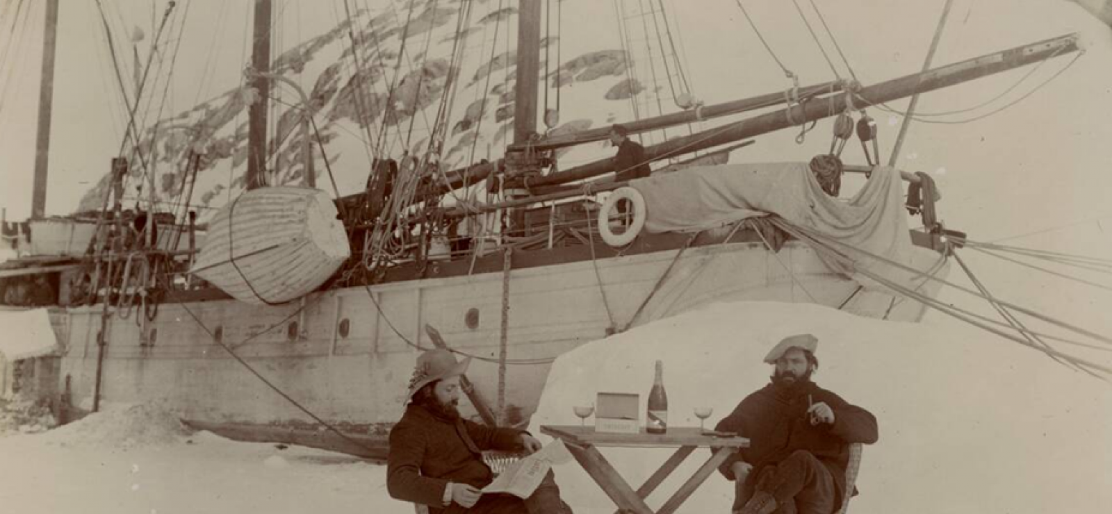 Un navire et son équipage, prisonniers sur la banquise - 1904 - île Wandel 